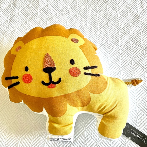 Everything Lion!!!!  Remember Party City is going out of business!! - Picture 2 of 11